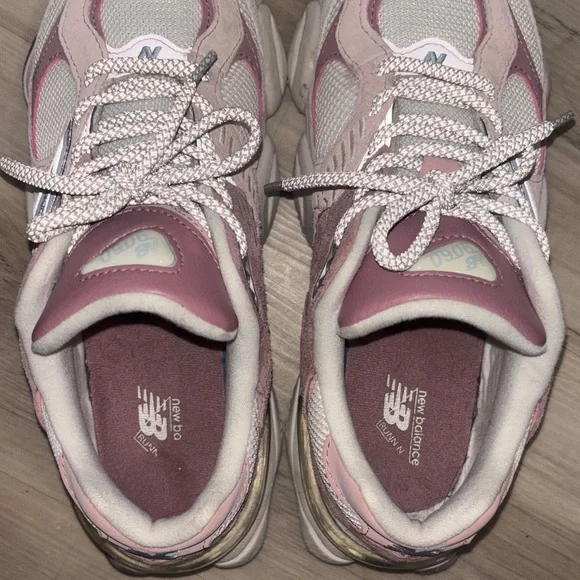 New Balance 9060 size 8.5 women’s sneakers TEMPORARILY UNAVAILABLE-read details - Picture 7 of 13